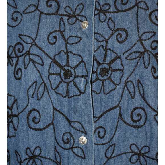 Maggie & Max Women's Blue Button Up Denim Floral Embroidered Shirt Top Size1X - Picture 3 of 9